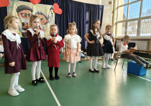 Dzieci z Oddziału Przedszkolnego zaprosiły Babcie i Dziadków