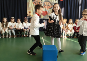 Dzieci z Oddziału Przedszkolnego zaprosiły Babcie i Dziadków