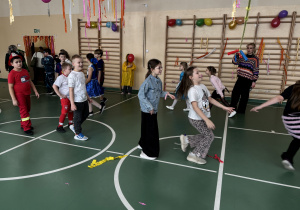 Zabawa karnawałowa dla klas 0–3 i dyskoteka klas starszych