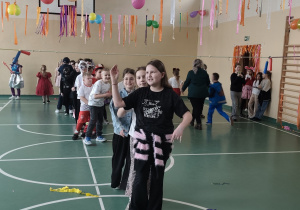 Zabawa karnawałowa dla klas 0–3 i dyskoteka klas starszych