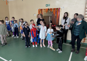 Zabawa karnawałowa dla klas 0–3 i dyskoteka klas starszych