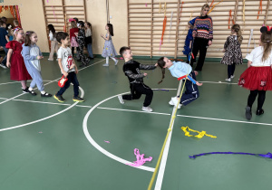 Zabawa karnawałowa dla klas 0–3 i dyskoteka klas starszych