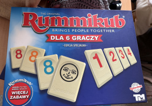 Wszystkie młodziaki grają w Rummikub!