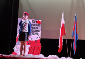 Uczennice klasy 3a w Konkursie Pieśni i Piosenek Patriotycznych