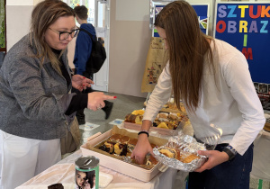 Smakowity kiermasz dla Lilianki