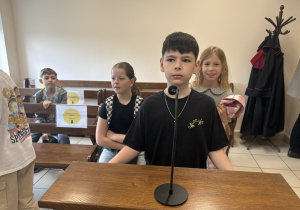 Uczniowie klasy 3a odwiedzili Sąd Rejonowy