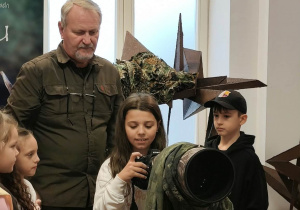 Klasy I i II na wystawie „Z życia lasu”