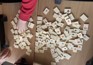 Dołączyliśmy do bicia rekordu w grze Rummikub!