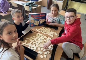 Dołączyliśmy do bicia rekordu w grze Rummikub!