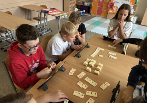Dołączyliśmy do bicia rekordu w grze Rummikub!