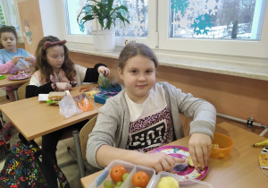 Ola i Wiktoria z klasy 2b