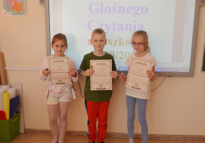 Dzieci z klasy 1b wyróżnione w konkursie- Pola, Fabian i Ania