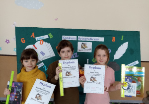 Zwycięzcy konkursu ortograficznego z klasy 3a