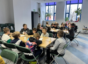 Warsztaty mikołajkowe naszych uczniów w MDK w Brzezinach