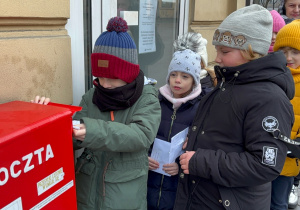 Pierwszaki wysyłają świąteczne kartki