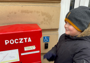 Pierwszaki wysyłają świąteczne kartki