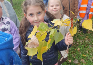 Udział uczniów klas pierwszych w akcji „Sprzątanie świata”.