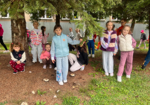Udział uczniów klas pierwszych w akcji „Sprzątanie świata”.