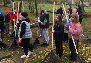 Trójkowe "Porządki z historią"