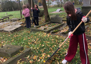 Trójkowe "Porządki z historią"