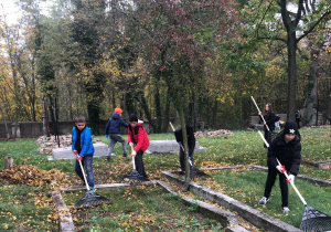 Trójkowe "Porządki z historią"