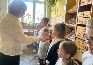 Pasowanie pierwszaków na czytelników