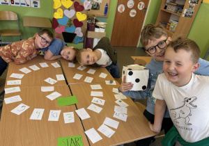 Matematyczni twórcy z klas 2a i 2b!